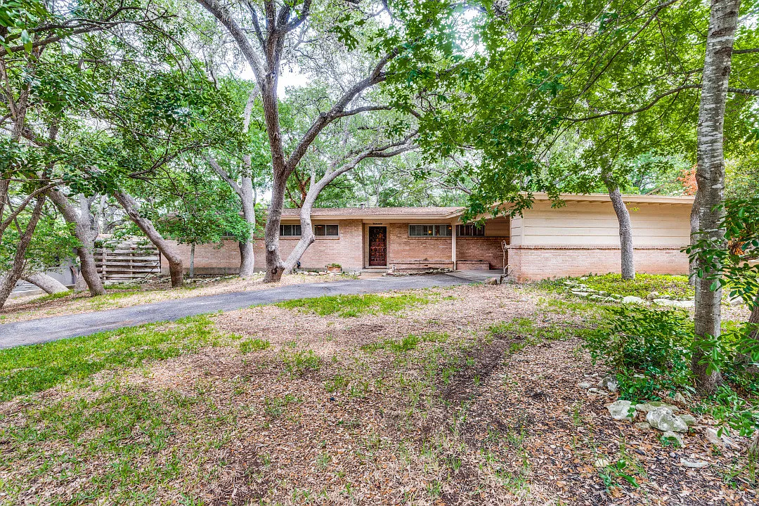 3 bed, 1813 sqft, $2,500 — Photo 1