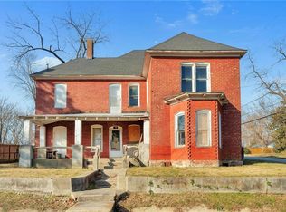 195 N A St, Centerton, AR 72719