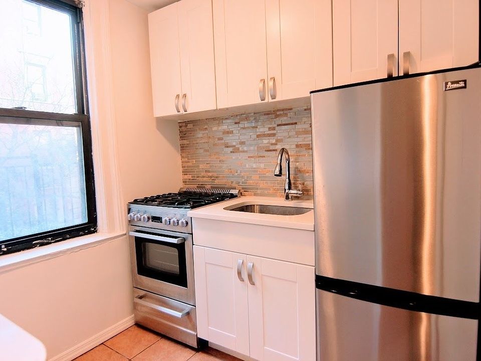 1st image of 213 W 16th St #3