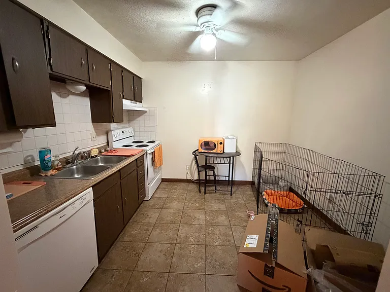 350 N 16th St #7 — Photo 3