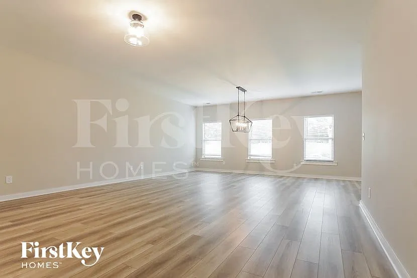 3 bed, 2.0 bath, 1801 sqft, $1,850 — Photo 4