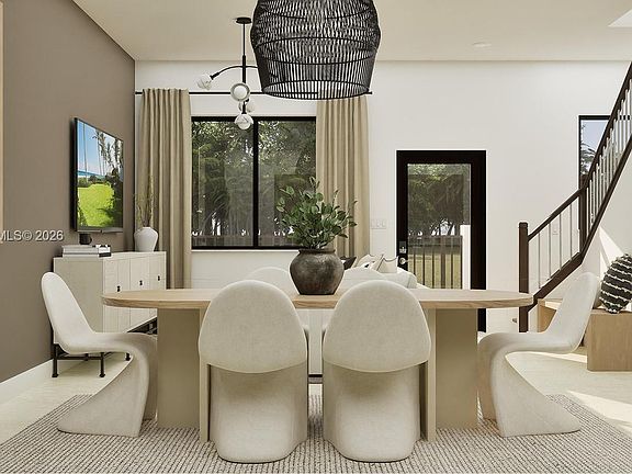 4th image of 2502 Manor Way
