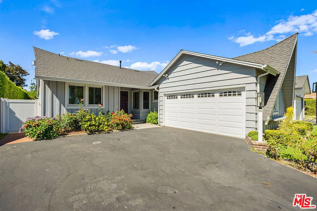 4 bed, 3.0 bath, 1948 sqft, $5,750 — Photo 4