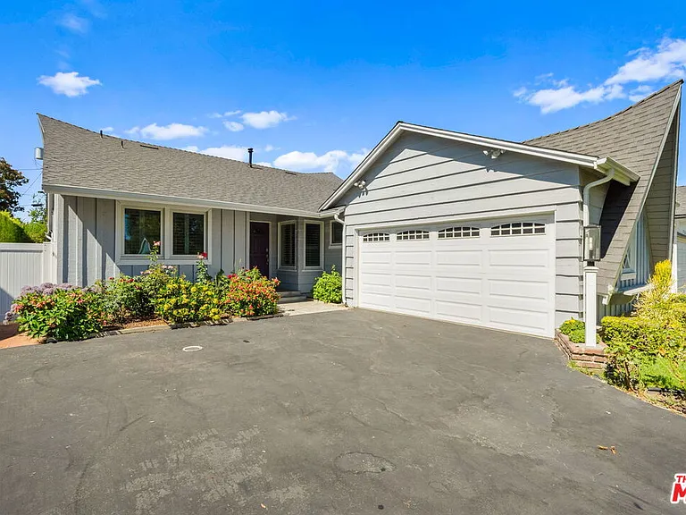 13453 Debby St — Photo 4