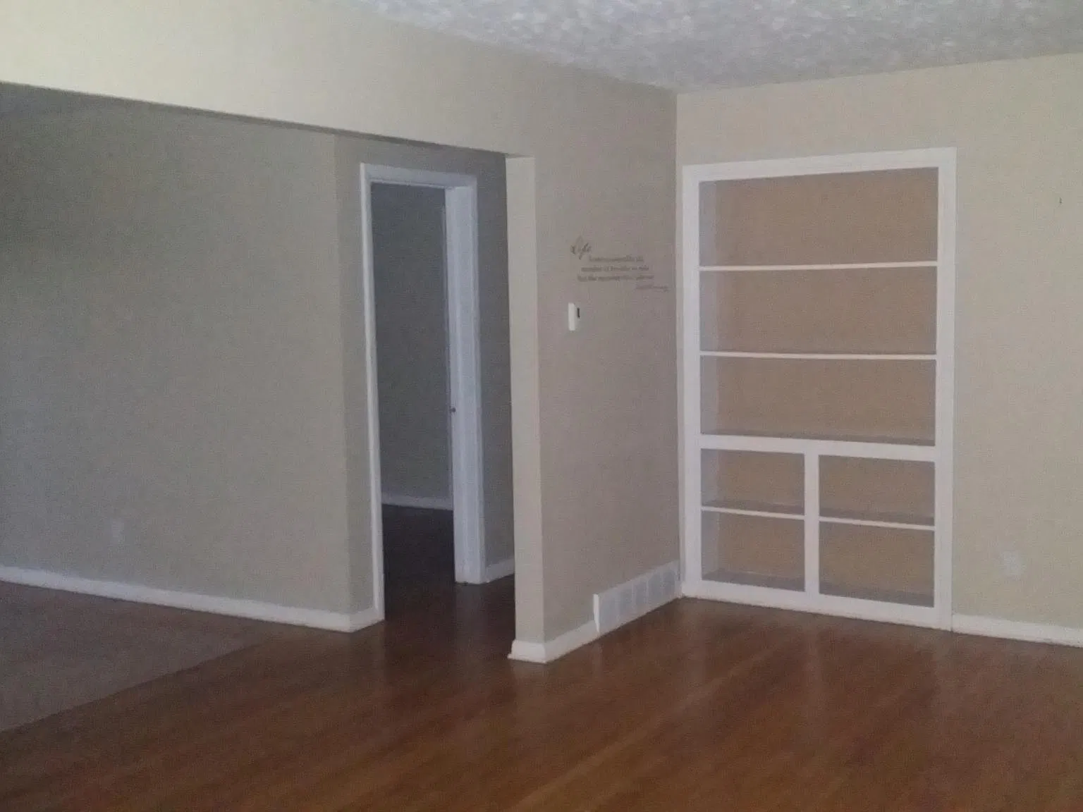3 bed, 2.5 bath, 1432 sqft, $2,200 — Photo 2