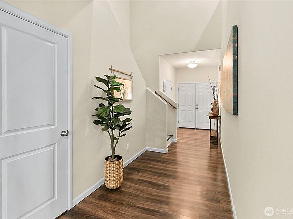 3rd image of 1714 Craig Road SE