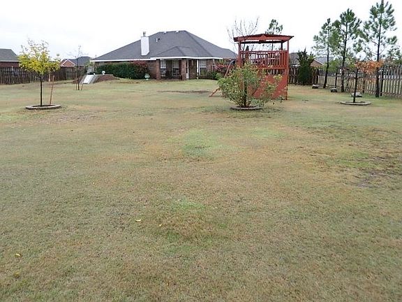 5th image of 15 NW Havenshire Cir
