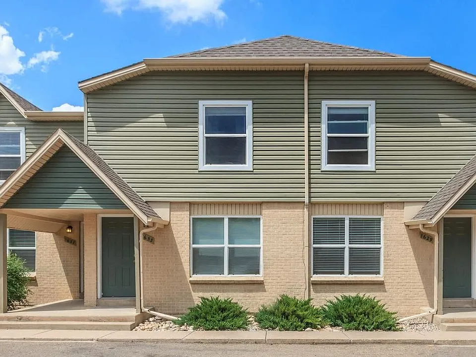Alder Square Townhomes