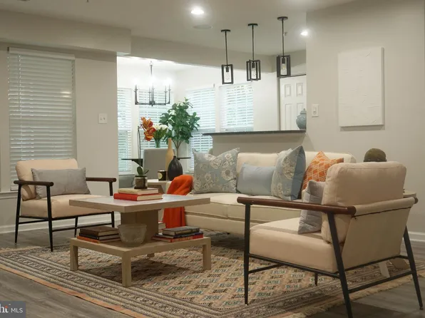 7502 Calderon Ct #267, Alexandria, VA 22306