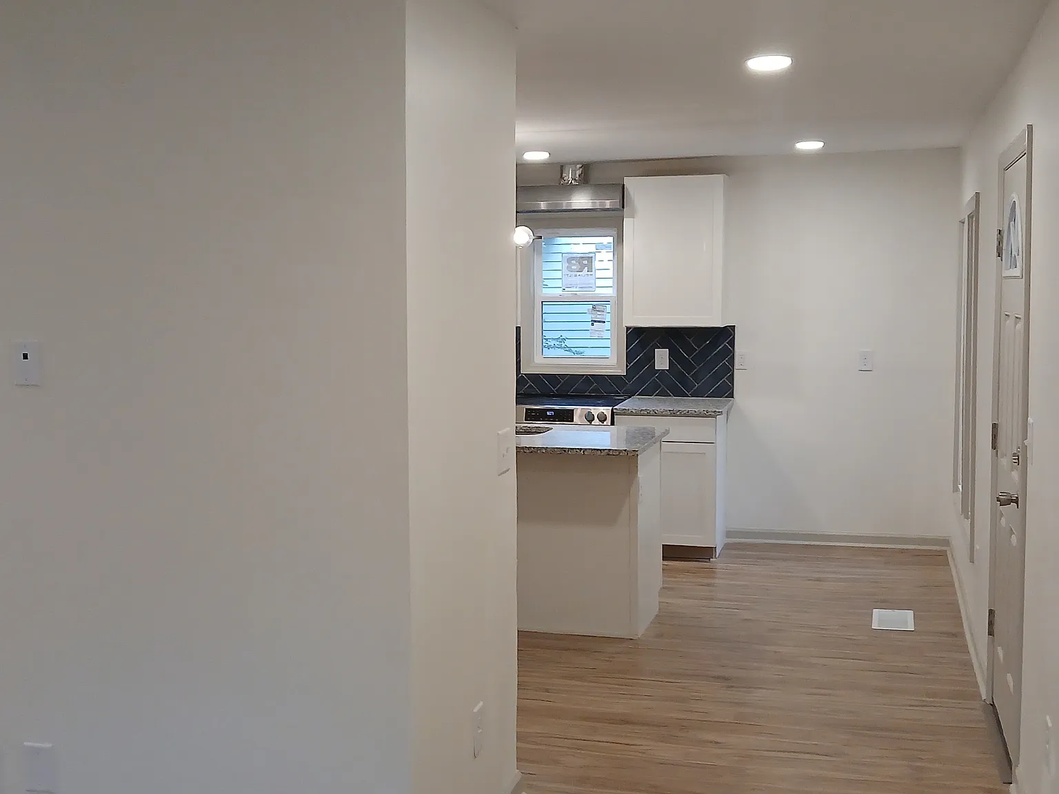 2 bed, 800 sqft, $1,475 — Photo 2
