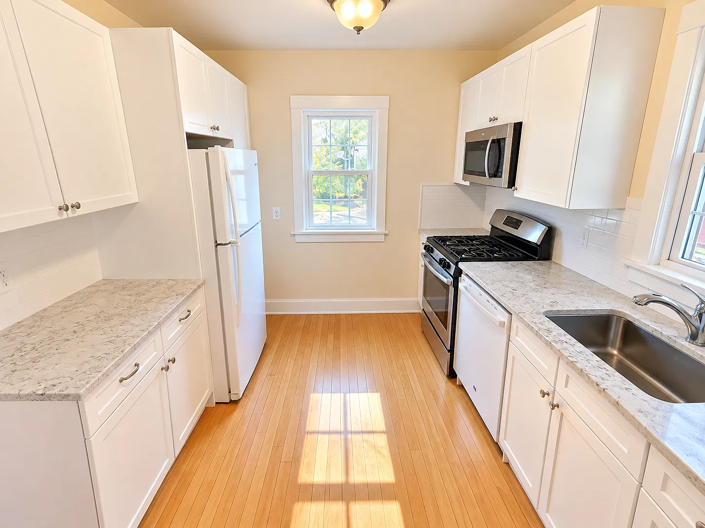 3 bed, 1500 sqft, $3,200 — Photo 3