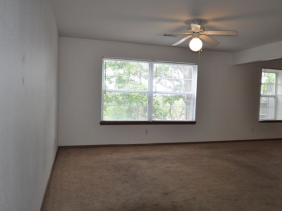 5th image of 1005 N Molly Ct