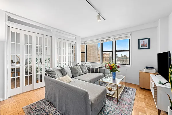 Sold by Compass | media 2