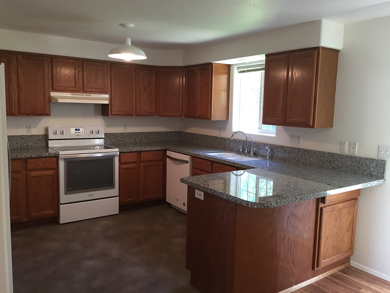 3 bed, 1286 sqft, $1,850 — Photo 2