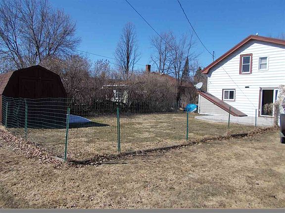 3rd image of 429 E Sagola Ave