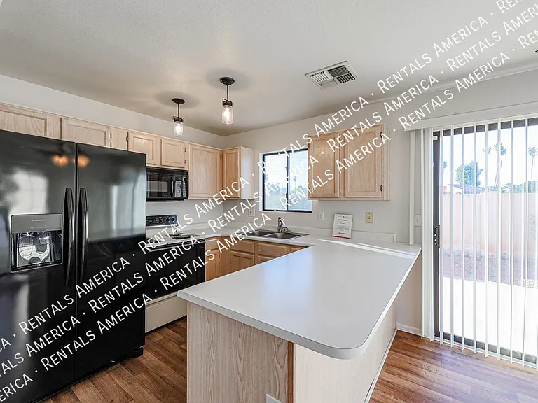 1902 N Barkley #7 — Photo 10