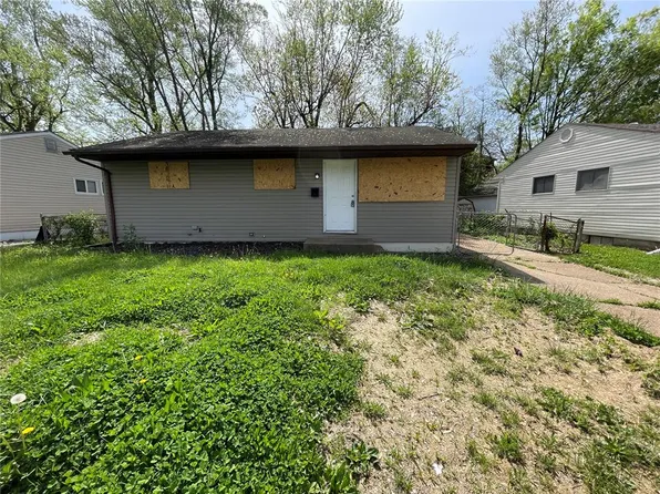 10560 Spring Garden Dr, Saint Louis, MO 63137