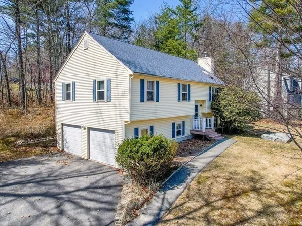 6 Mulberry Cir, Ayer, MA 01432