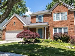 199 Saxon Ct, Rochester Hills, MI 48307