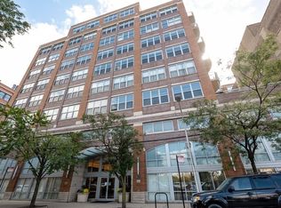 933 W Van Buren St APT 523, Chicago, IL 60607