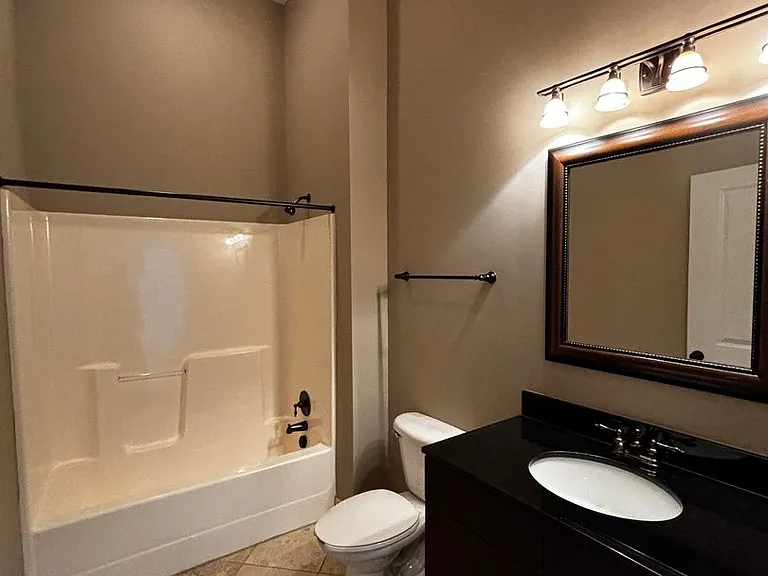 936 Broad St #306 — Photo 11