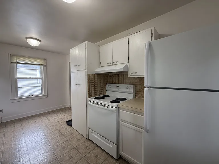 1514 Golden Ave — Photo 5