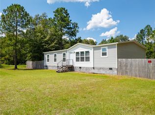 68 Mockingbird Rd, Hortense, GA 31543