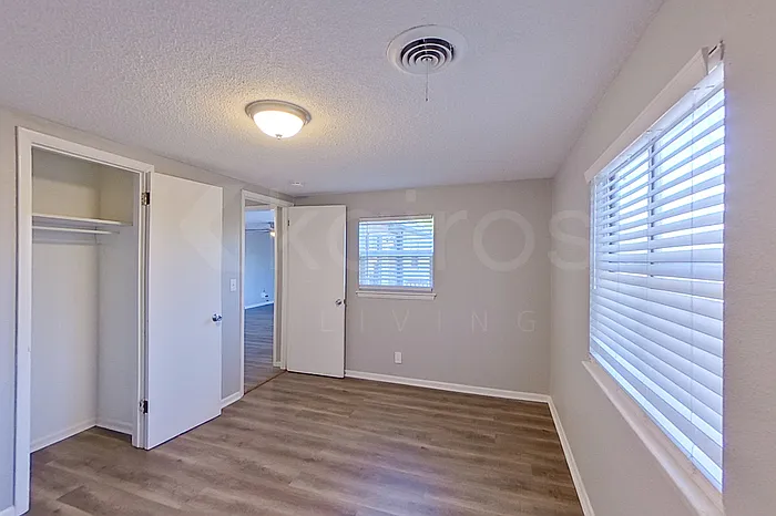208 4th Ave — Photo 7
