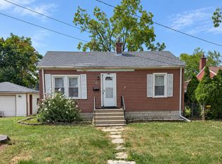 38 S Rebecca St, Glenwood, IL 60425