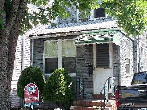 2nd image of 10529 87th St