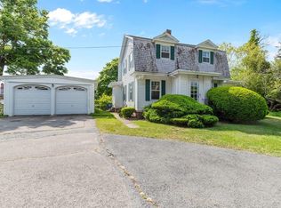 37 1/2 Mayflower St, Plymouth, MA 02360