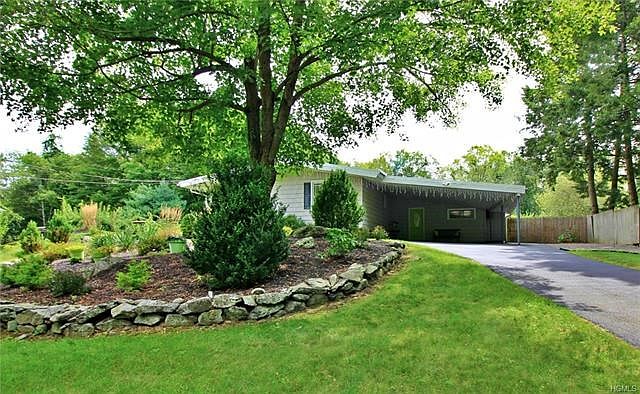 Welcome to Galloway Lane.  This magnificent home is picture perfect both inside and out.