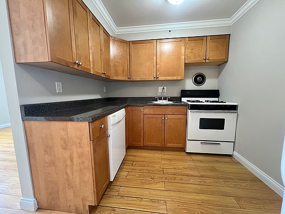 5th image of 707 Lepere St APT A
