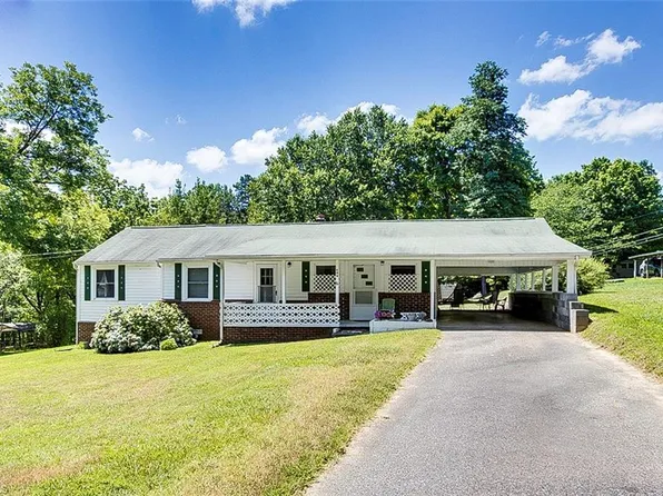 400 Saunders Dr, Asheboro, NC 27203