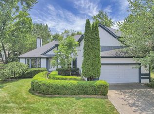 1052 Woodtown Dr, Columbus, OH 43230