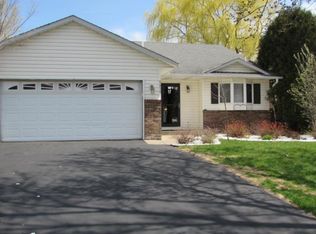 6654 21st St N, Oakdale, MN 55128