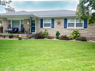 8610 Smithton Rd, Louisville, KY 40219