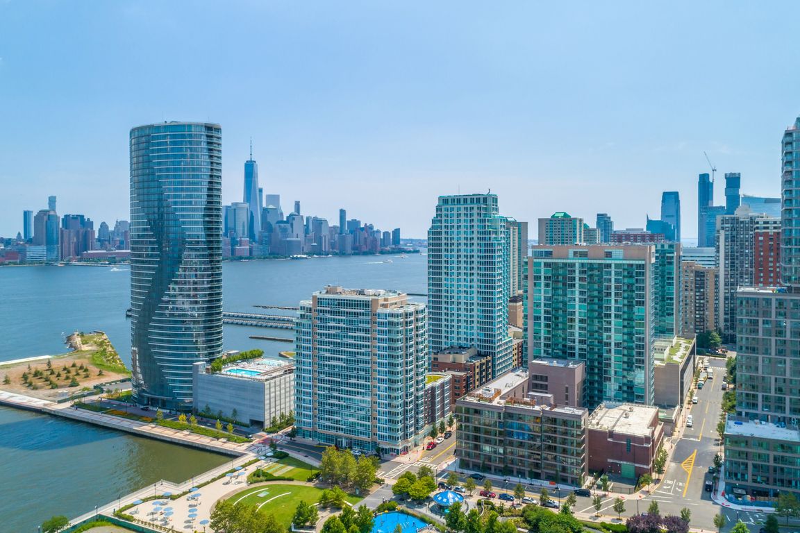 Newport Rentals in Jersey City