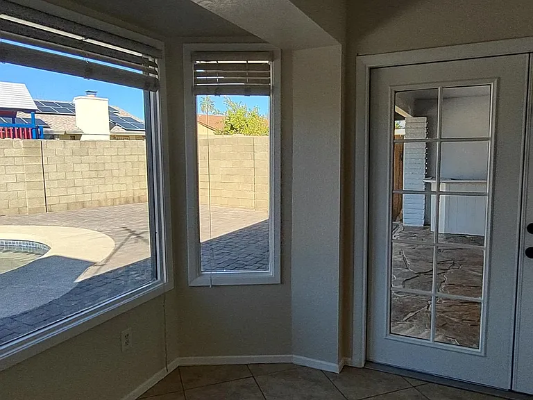 breakfast nook-entrance to covered patio
