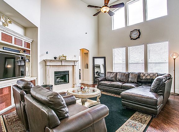 2nd image of 7009 Fullerton Dr