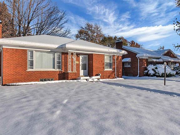4th image of 23838 Wilmot Ave