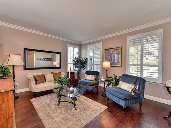 3rd image of 1781 Langholm Way