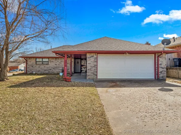 5215 Lynn Rd, Bartlesville, OK 74006