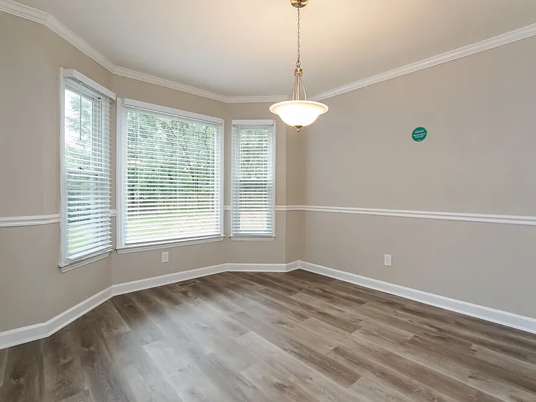 925 Fairlong Rd — Photo 8