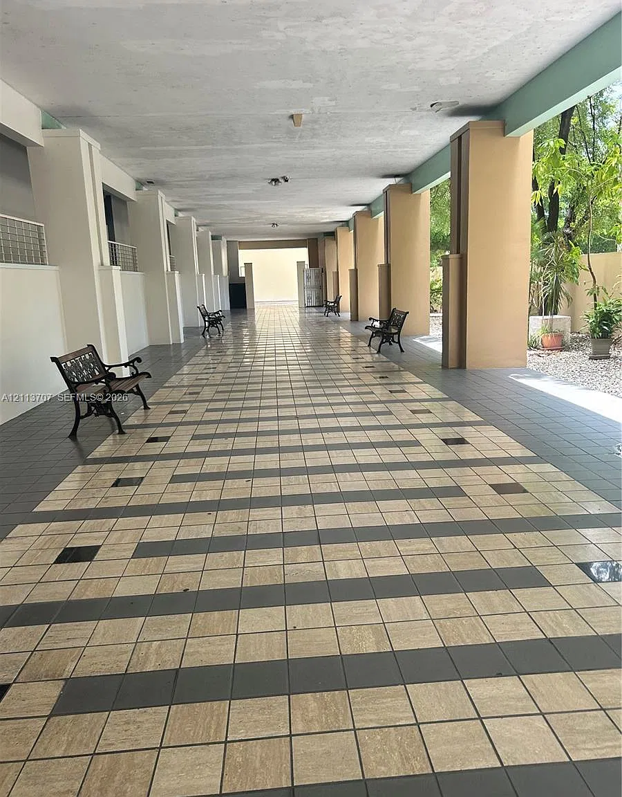Royal Palms Condo — Photo 2
