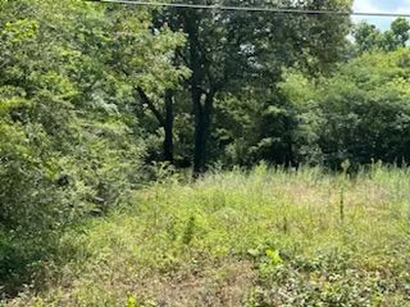 1554 Dallas Lake Rd, Hixson, TN 37343