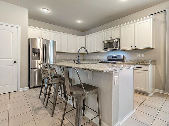 3rd image of 6439 Red Rose Dr