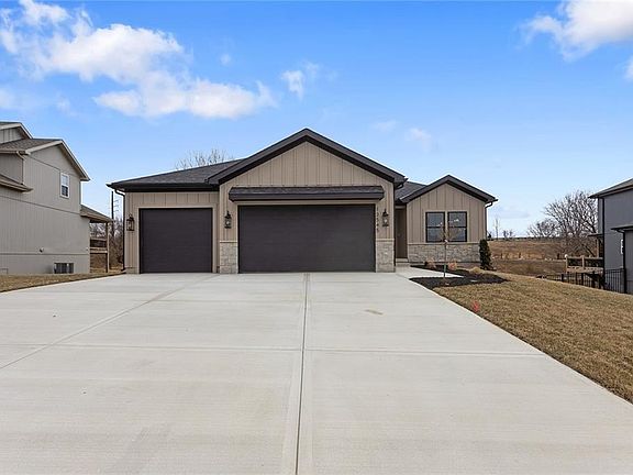 2nd image of 13545 NE 114th Pl