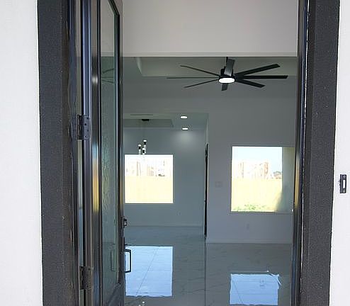 3rd image of 113 Marigold Dr