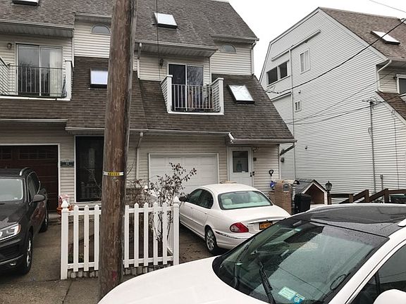 3rd image of 93 Tompkins Cir